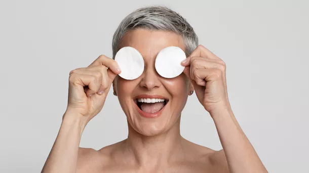 Dinh dưỡng và lối sống cho làn da khỏe mạnh sau 50 tuổi