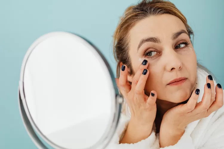 Thói quen hàng ngày để giữ cho làn da của bạn khỏe mạnh sau 50 tuổi